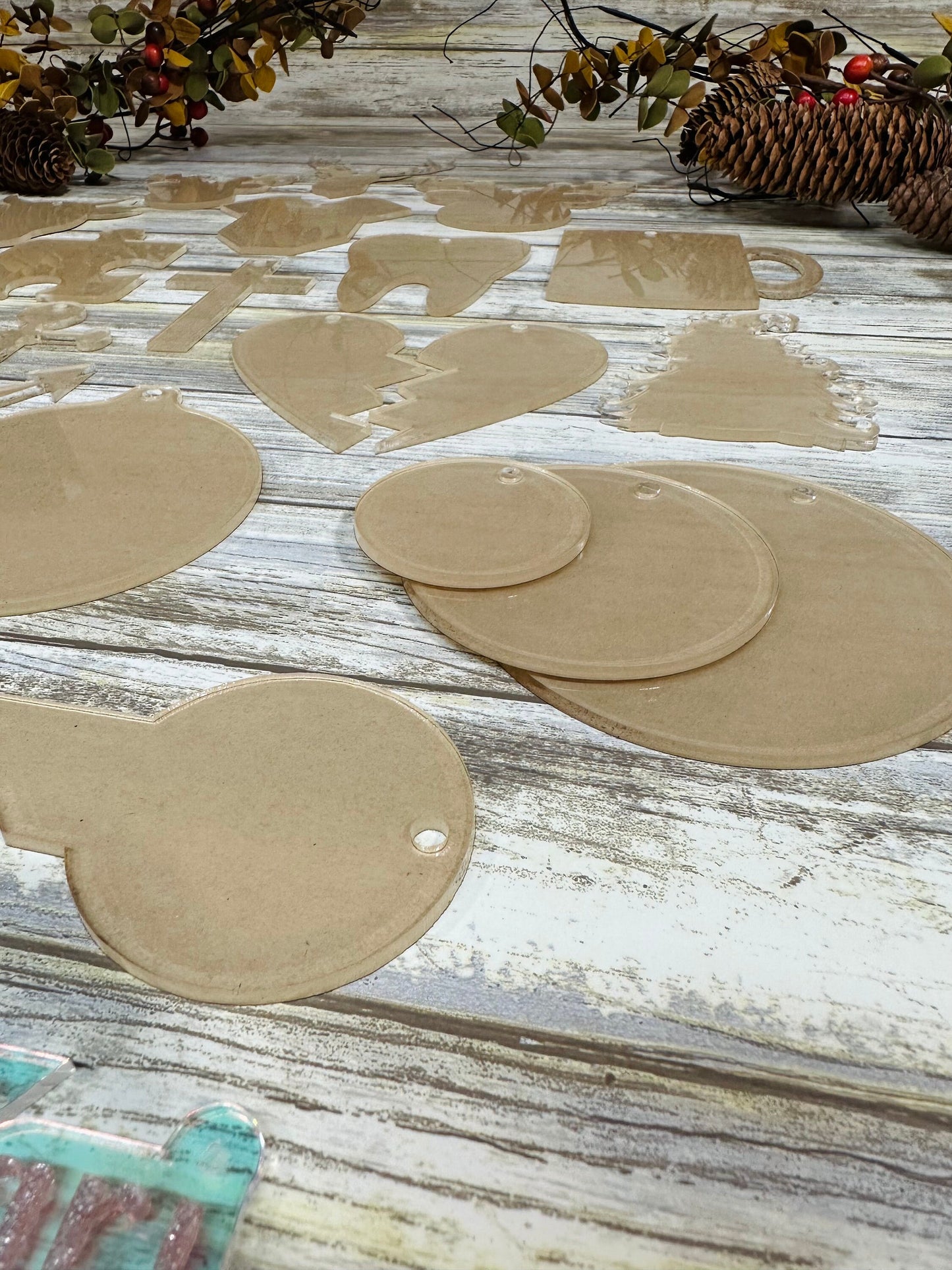 Acrylic blanks shapes. DIY ornaments. Acrylic keychain blanks. Acrylic shapes for crafts.