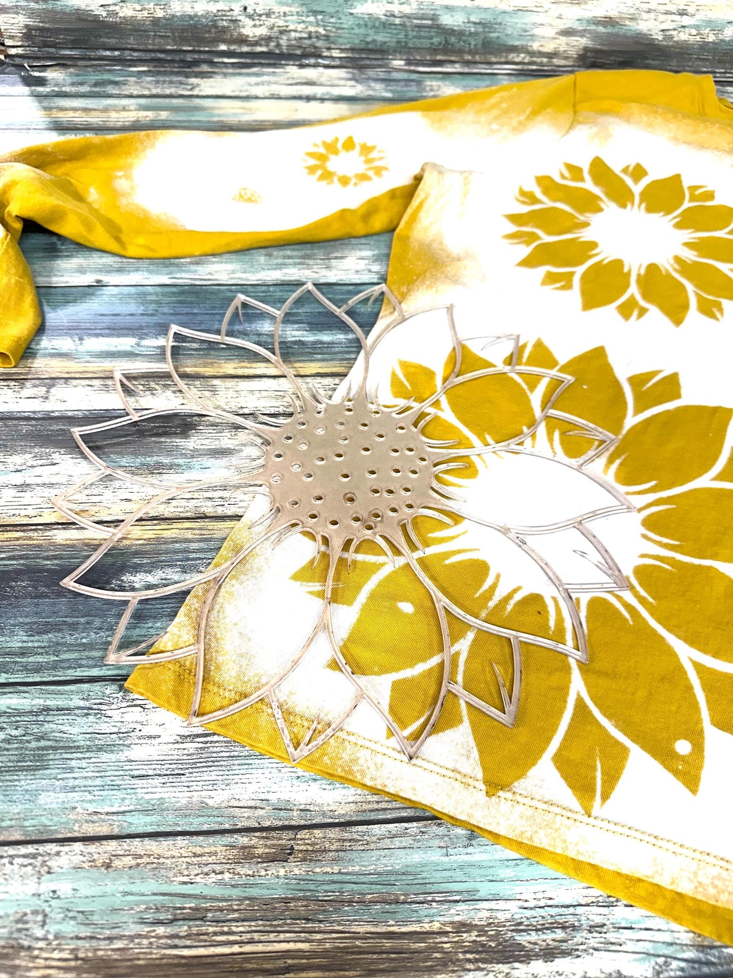 Sunflower Acrylic Stencil for Creative Art Projects. Bleaching stencil. Sunflower stencil. Woodworking template.