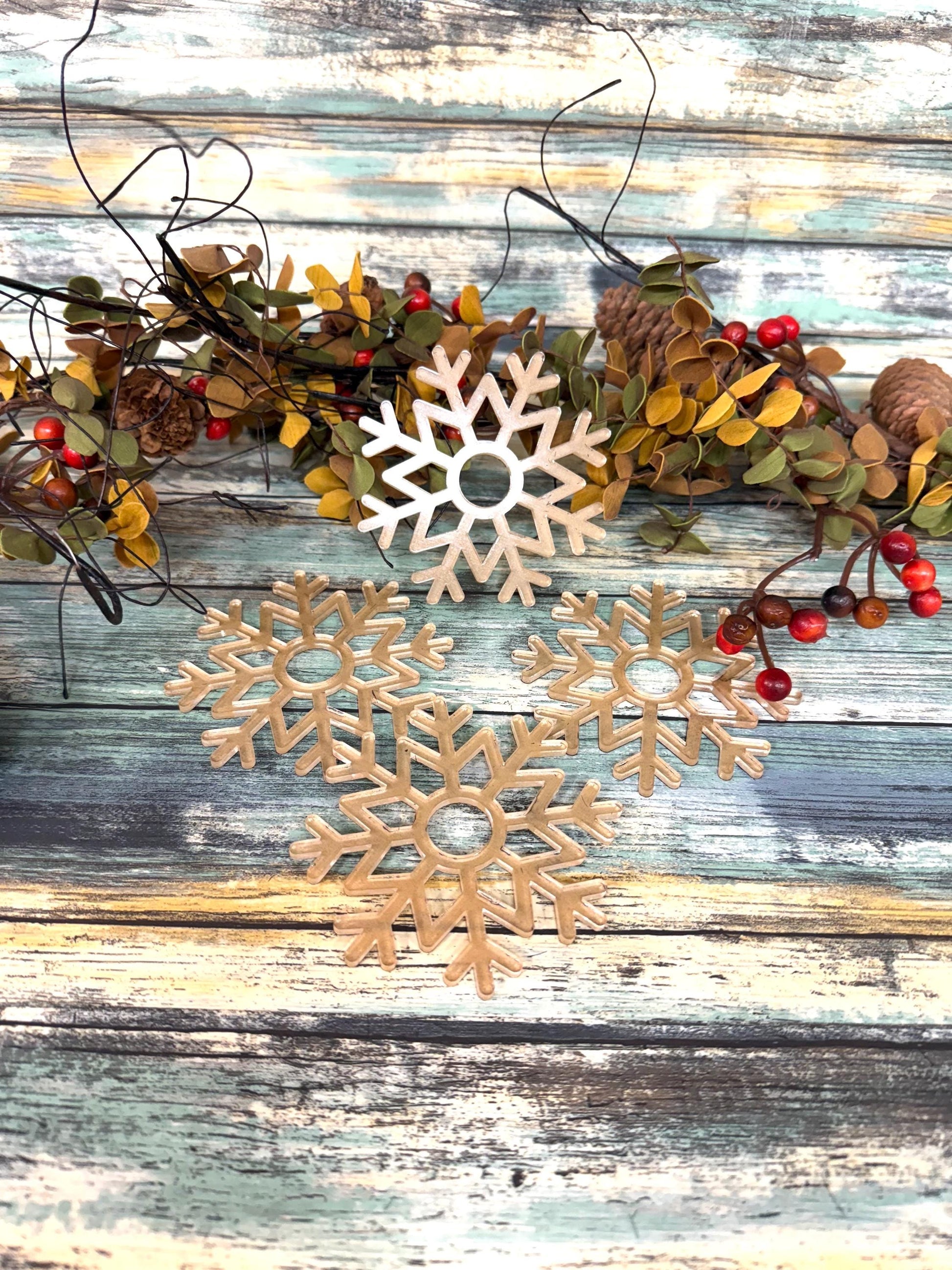 Snowflake Acrylic Stencil for Creative Art Projects. Bleaching stencil. Winter stencil. Woodworking template.