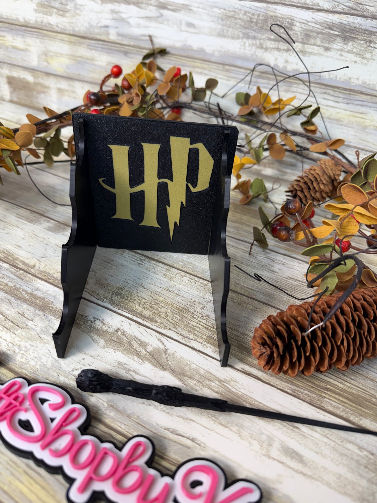 3D wizard pen holder decoration. Ready to ship.