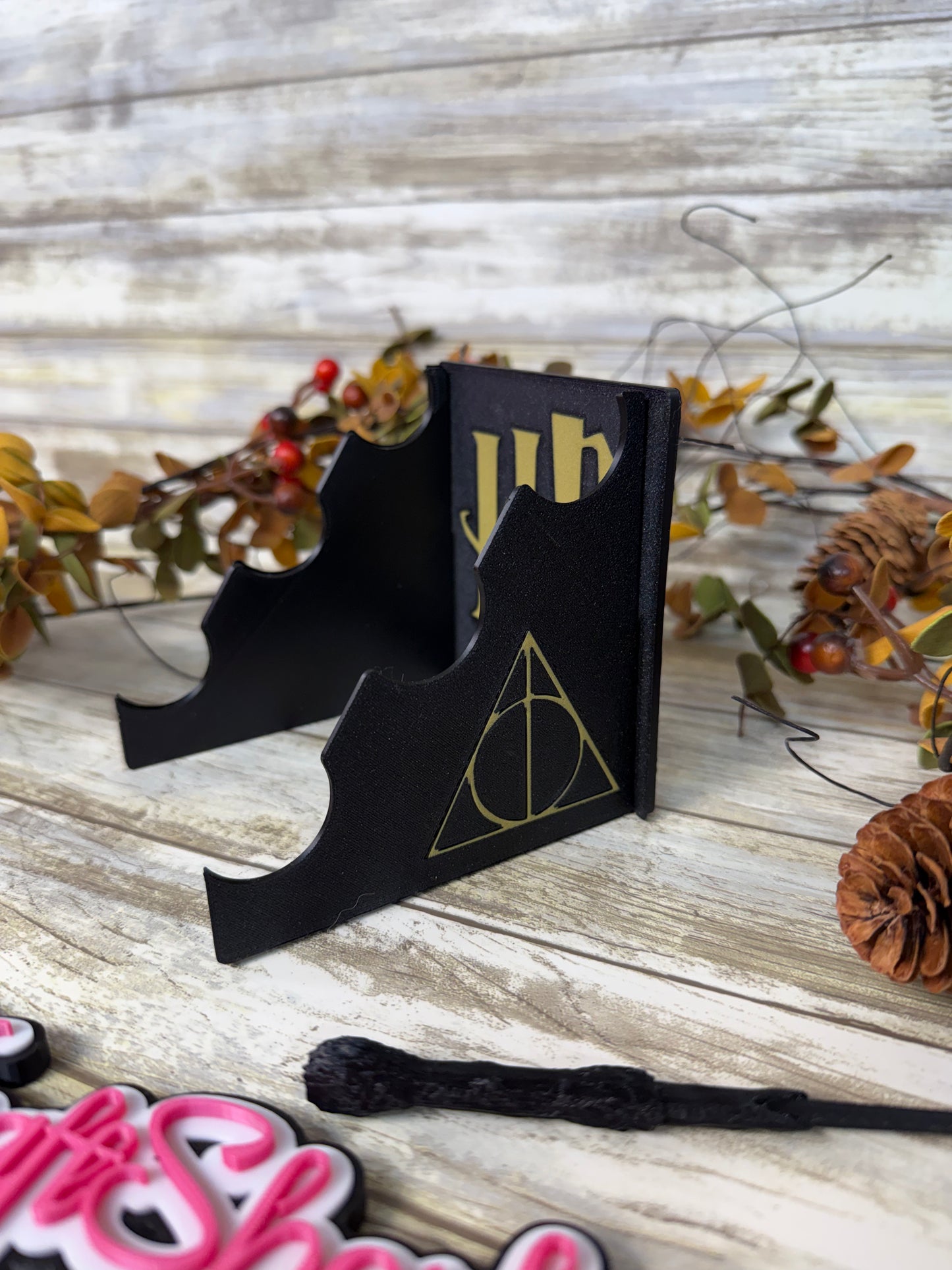3D wizard pen holder decoration. Ready to ship.