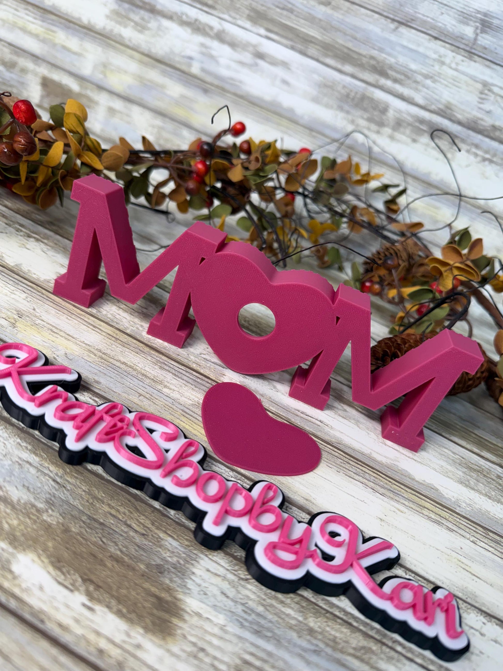 3D MOM frame magenta heart. Ready to ship.