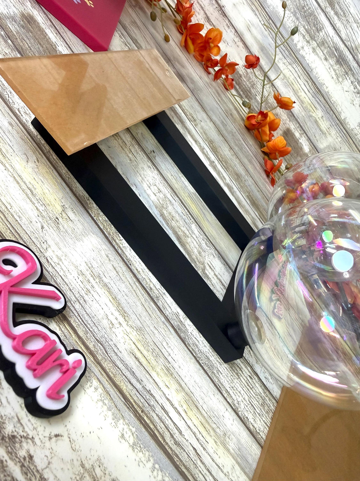 Krafty Assistant 3D printed suction cup helper.