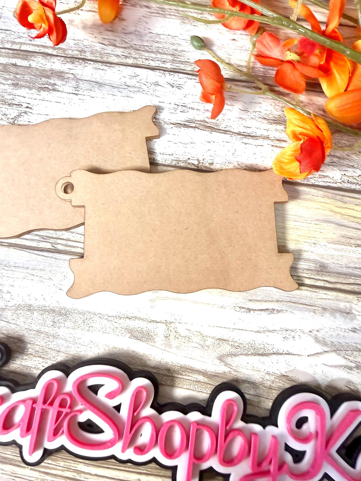 Acrylic scalloped hair tie keychain blanks . DIY project Acrylic keychain blanks. Acrylic shapes for crafts.
