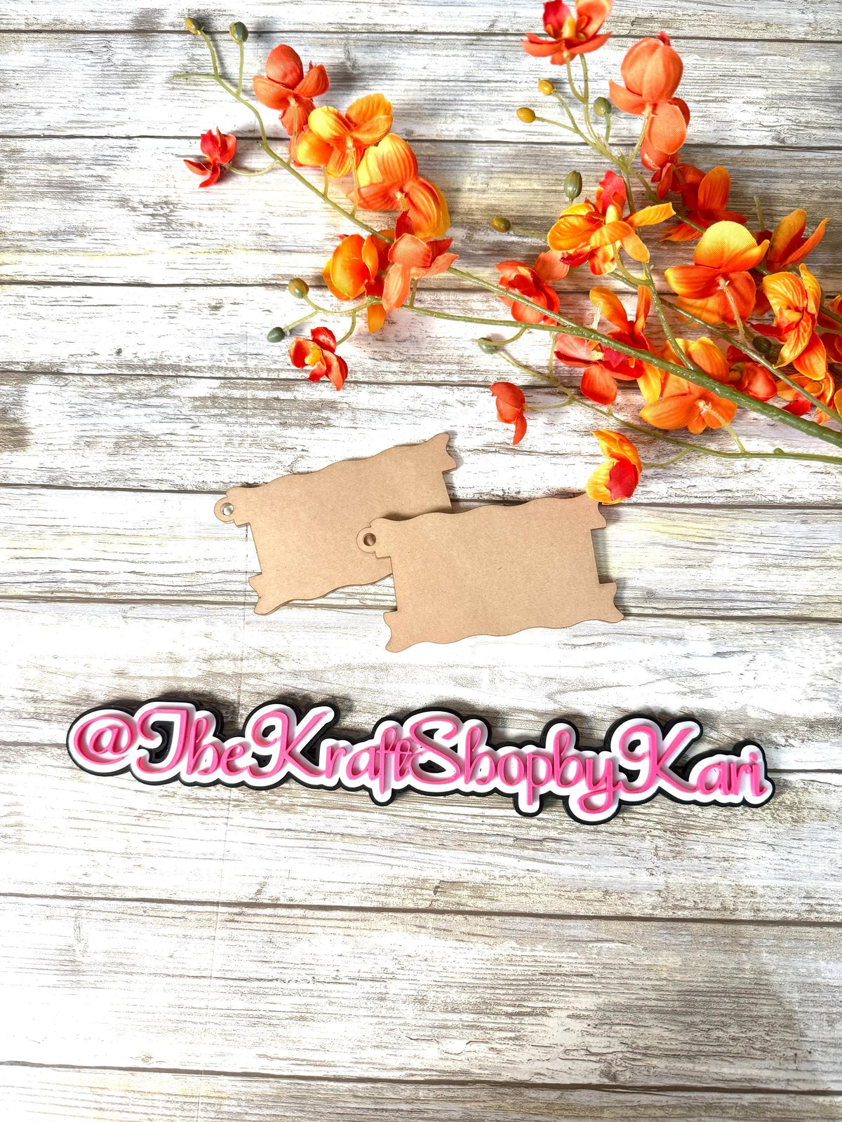 Acrylic scalloped hair tie keychain blanks . DIY project Acrylic keychain blanks. Acrylic shapes for crafts.