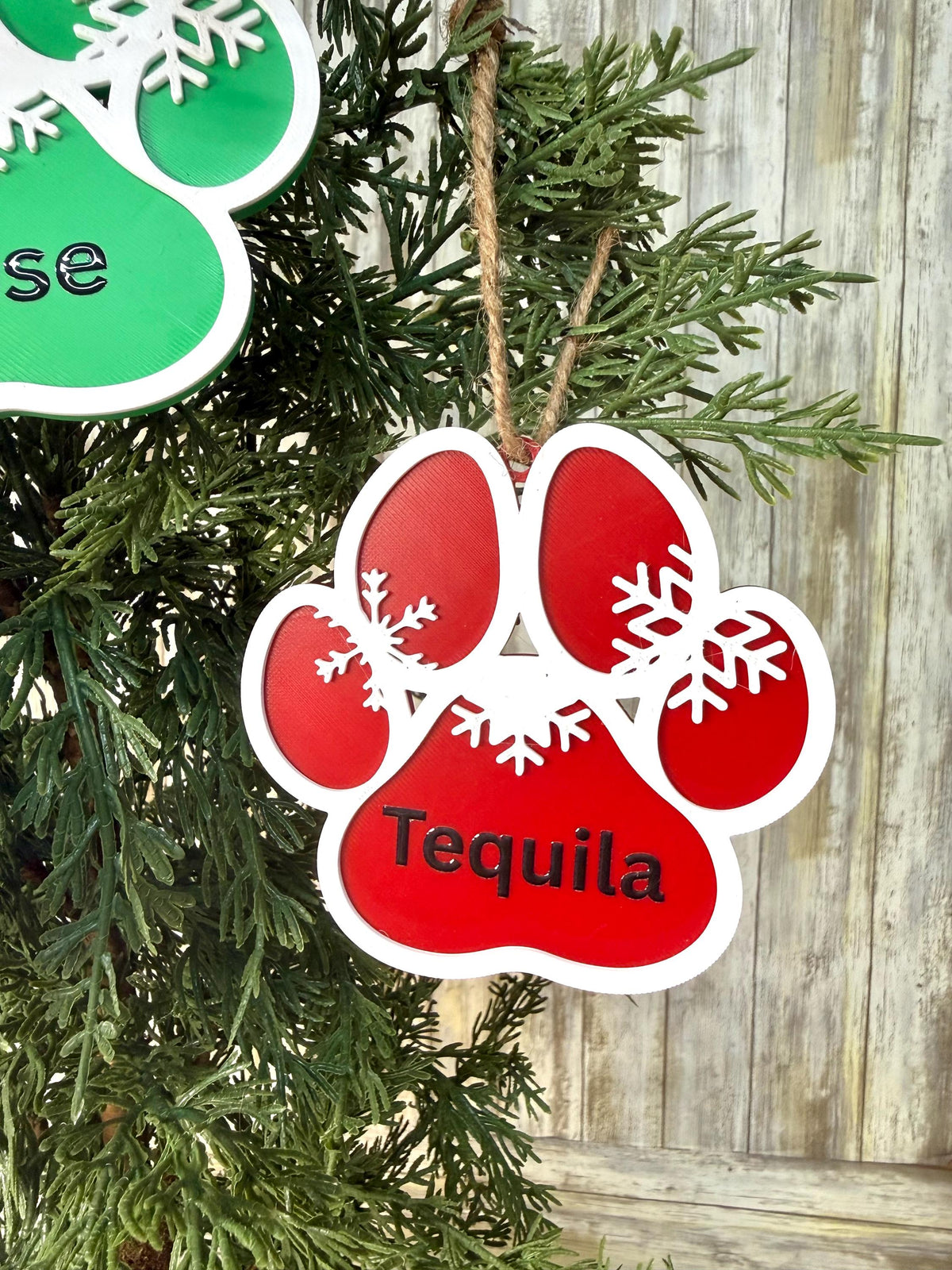 Dog paw 3D Christmas ornament. Personalized or blank. Gifts for him or her. Pet ornaments.