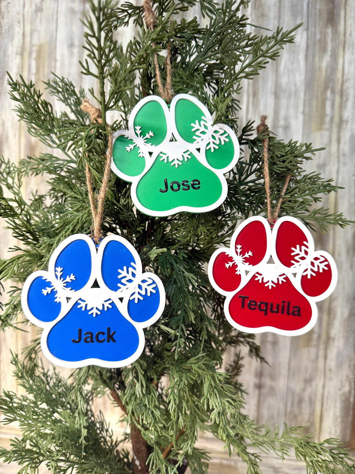 Dog paw 3D Christmas ornament. Personalized or blank. Gifts for him or her. Pet ornaments.