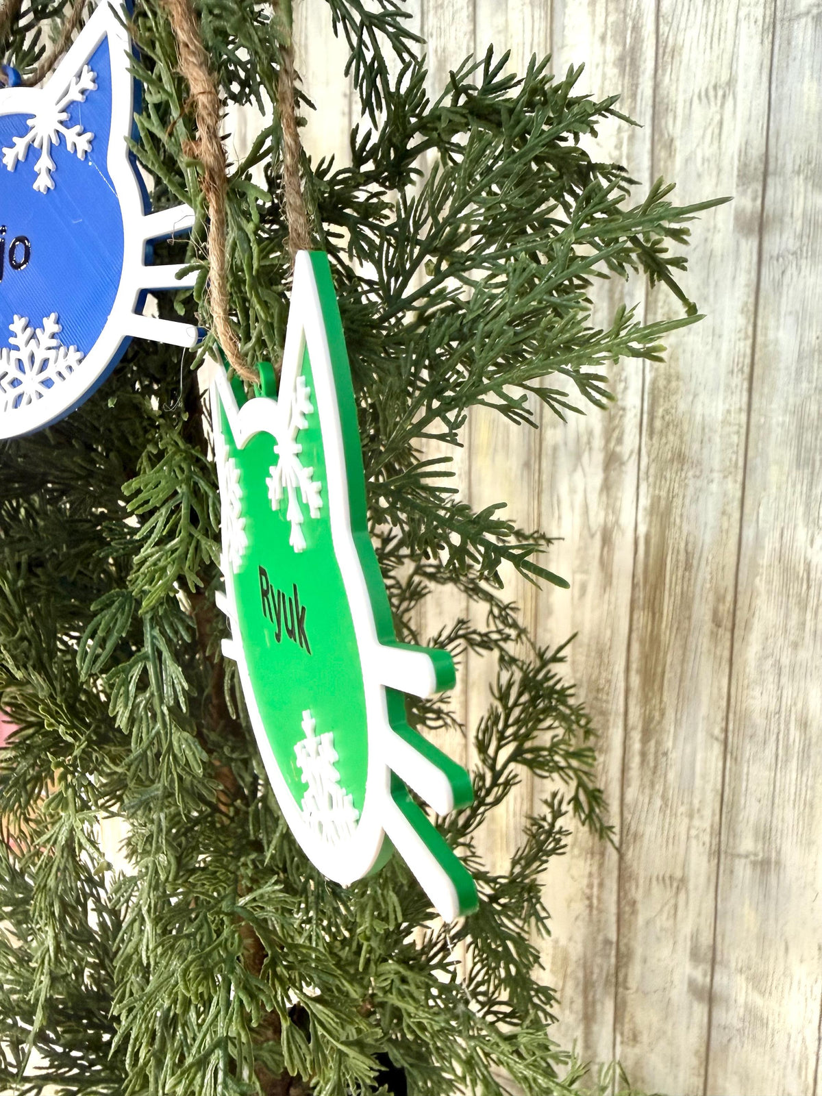 Kitty cat 3D Christmas ornament. Personalized or blank. Gifts for him or her. Pet ornaments.